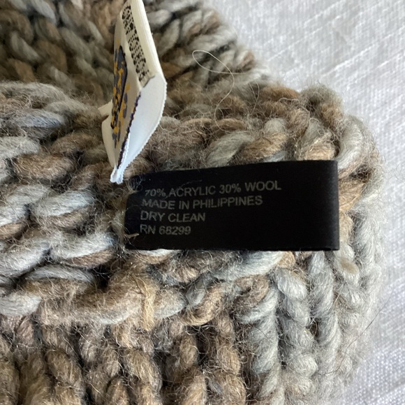 PORTOLANO Knit Beanie Womens Pom Pom Hat  Chunky Wool Blend Neutral Cozy Winter - Picture 9 of 10